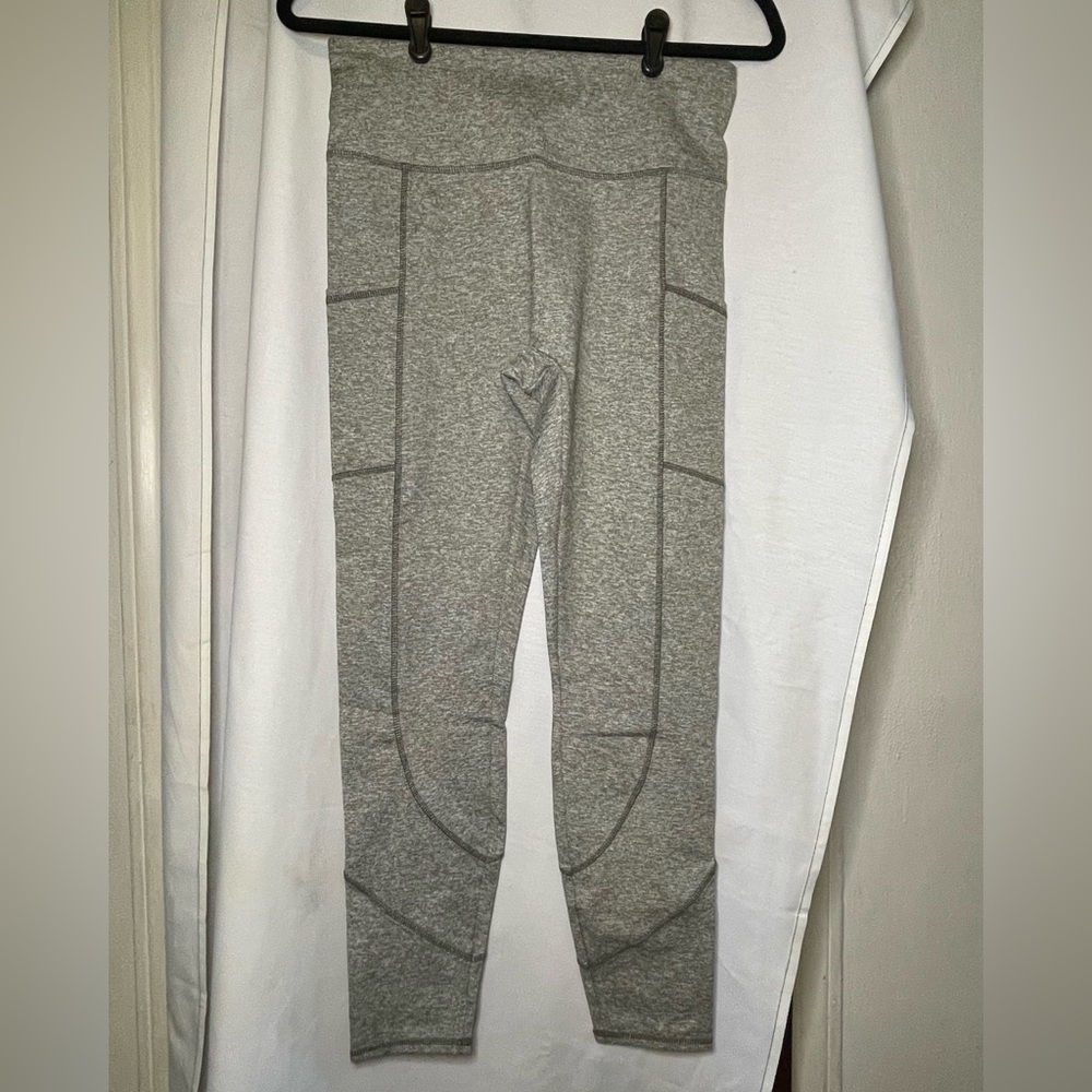zuda Heather Light Gray Leggings w/ 2 Side Pockets Size M